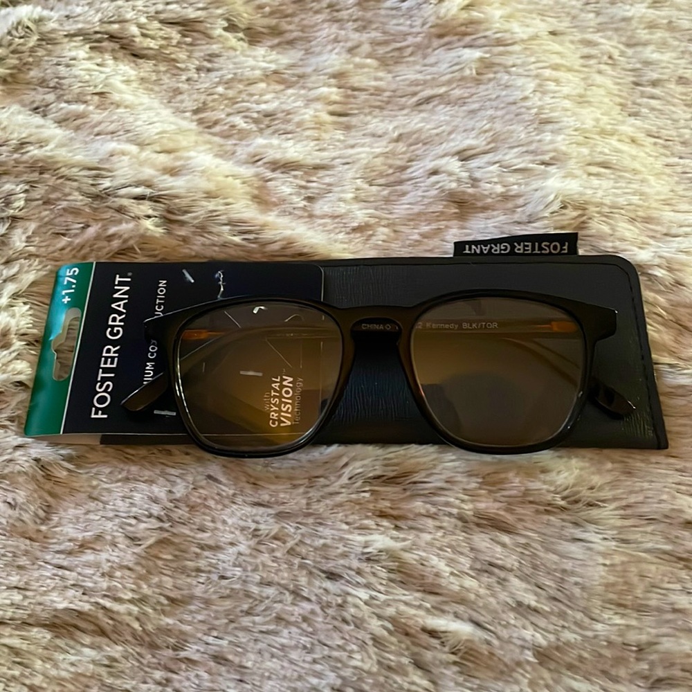 New”Foster Grant”(crystal vision)reading glasses.+1.75.Color- black/brown.🩶